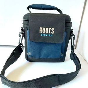🍀 Roots Camera Bag  Black/Blue
